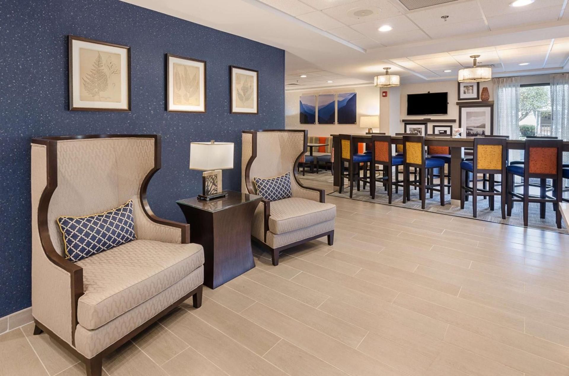 Hampton Inn Covington VA photo 11