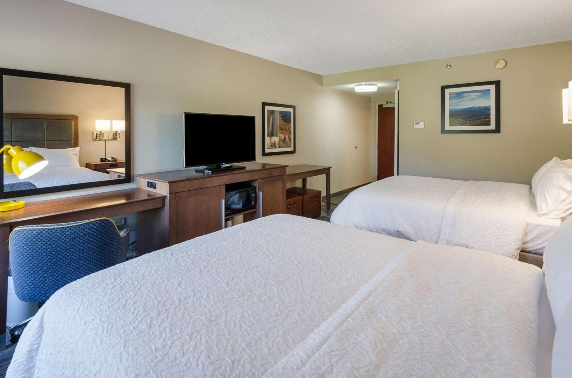 Hampton Inn Covington VA photo 28