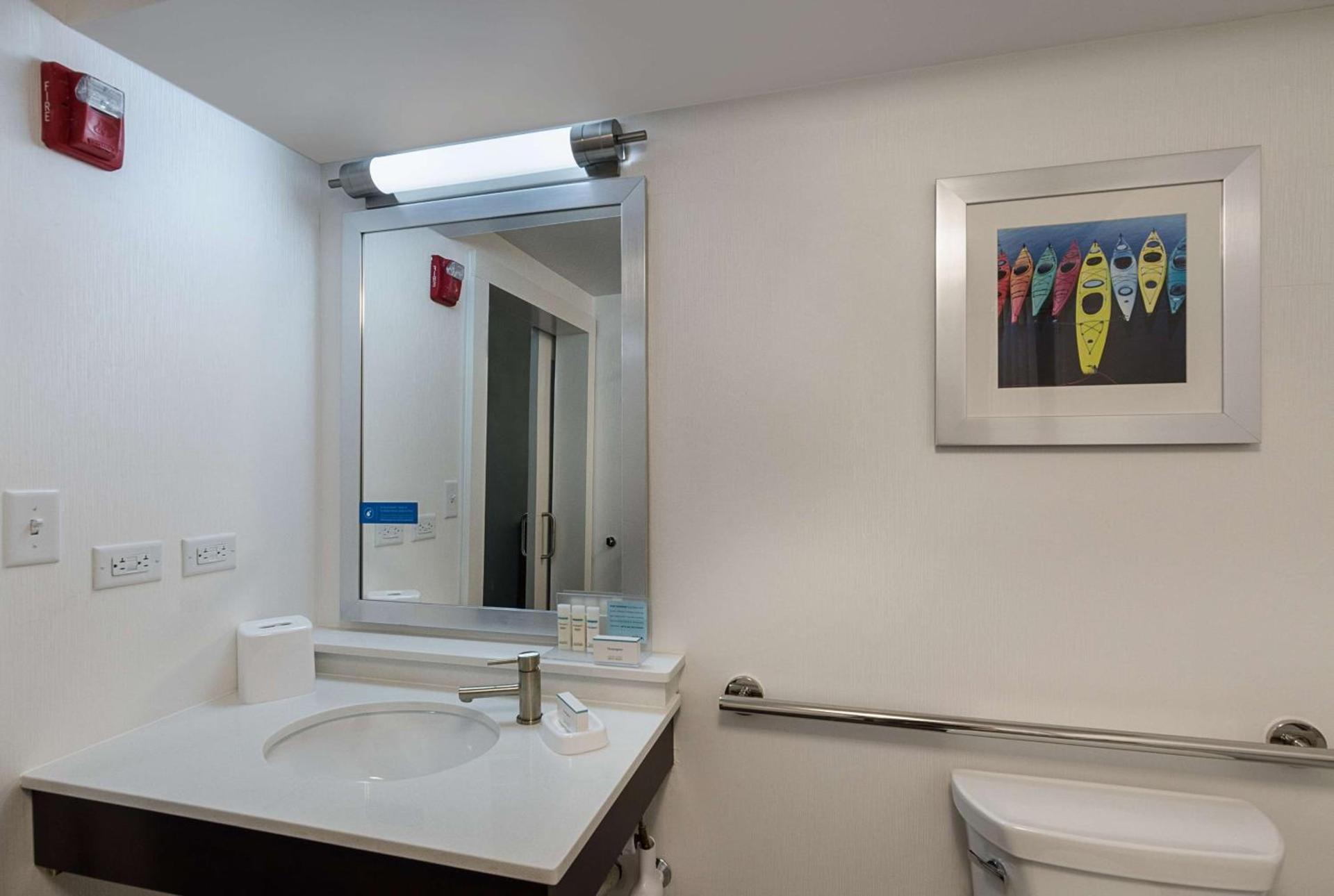 Hampton Inn Covington VA photo 30