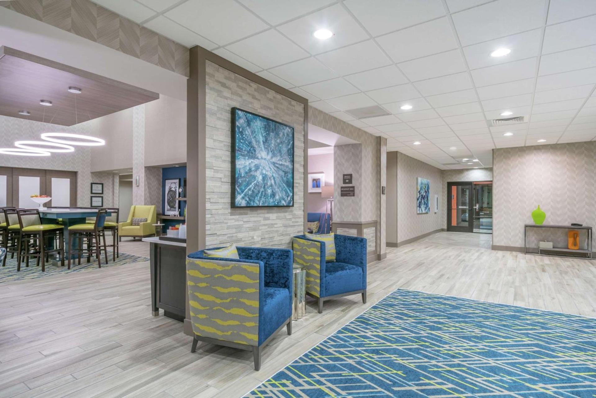 Hampton Inn & Suites Glenarden/Washington DC photo 5