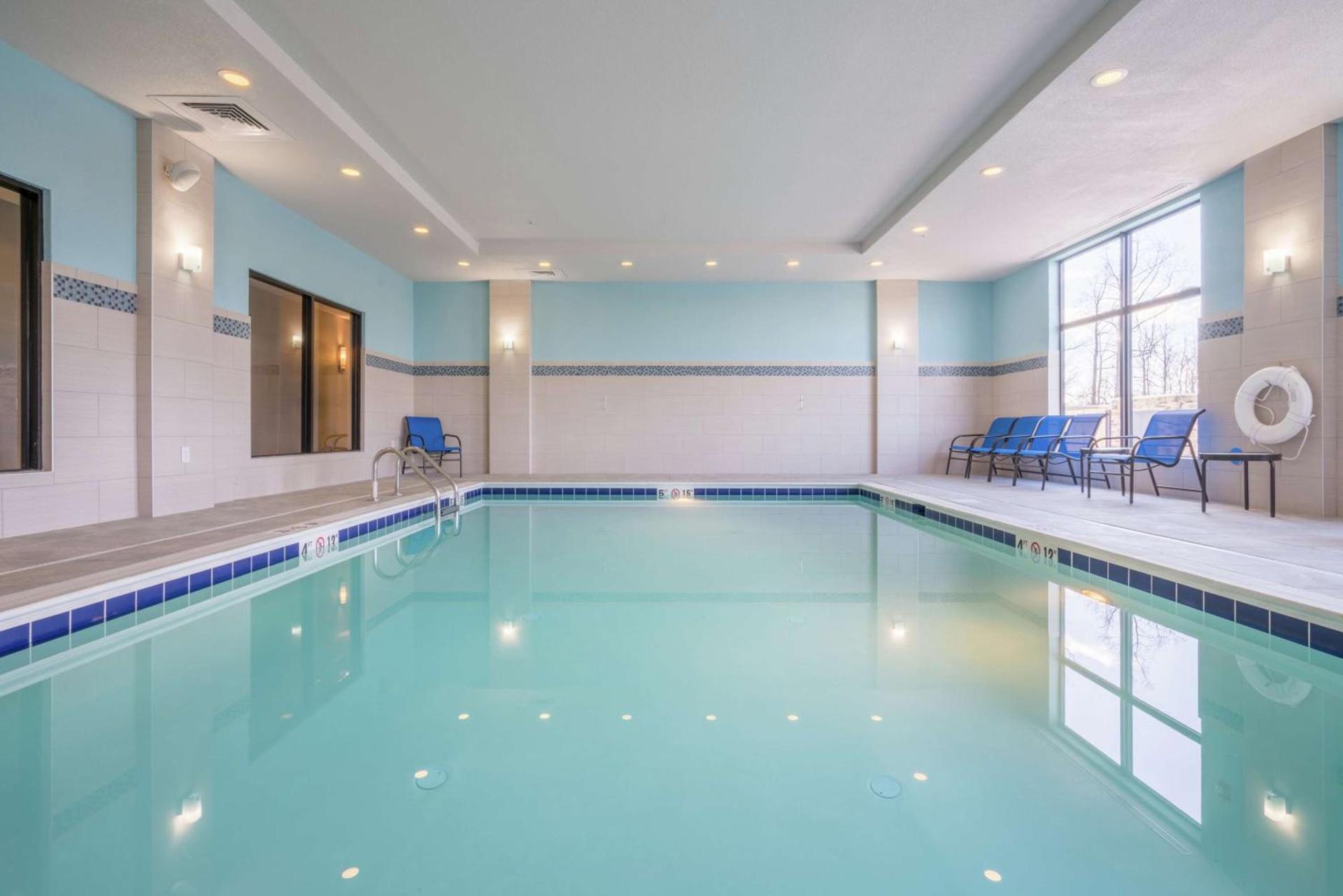 Hampton Inn & Suites Glenarden/Washington DC photo 7