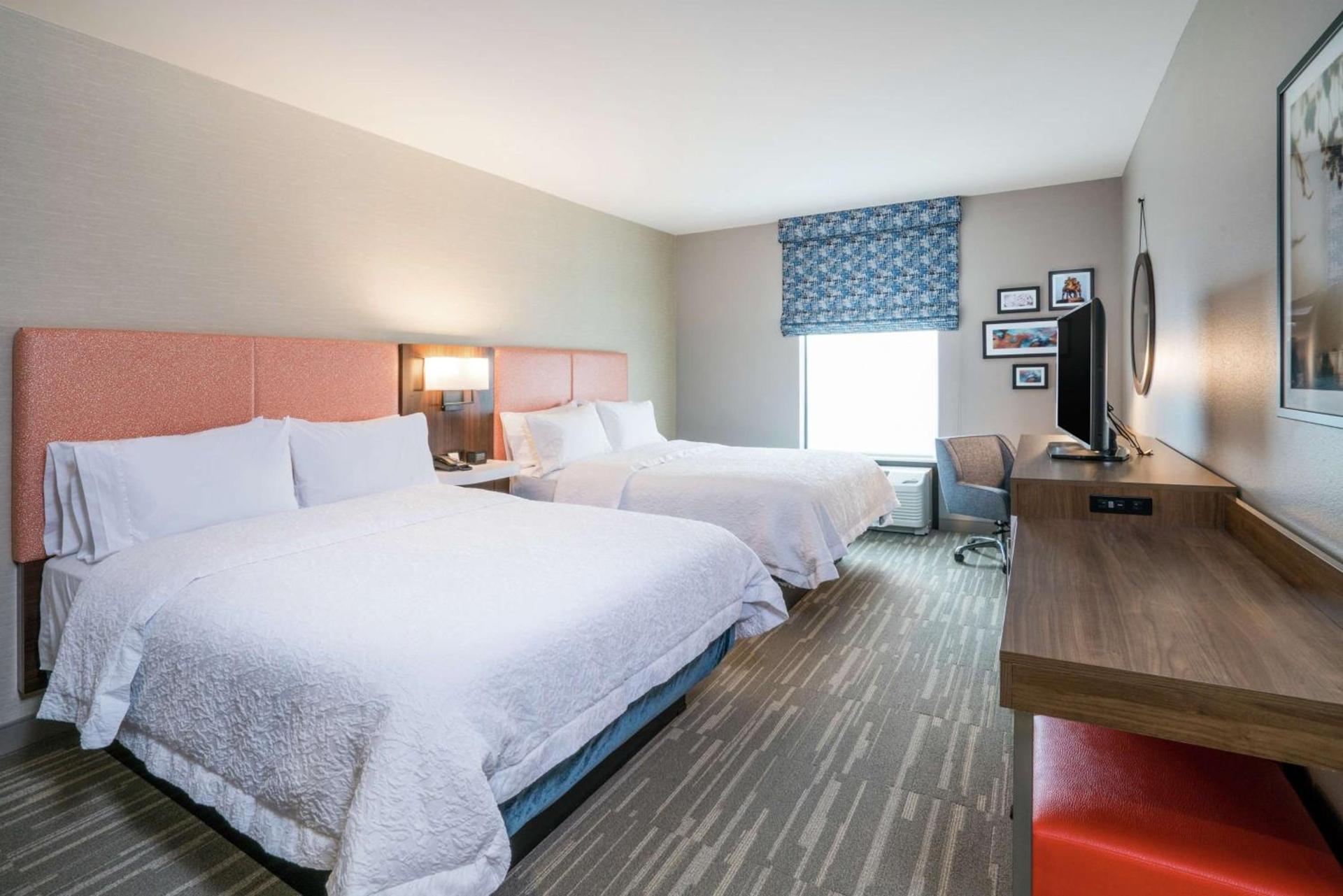 Hampton Inn & Suites Glenarden/Washington DC photo 13