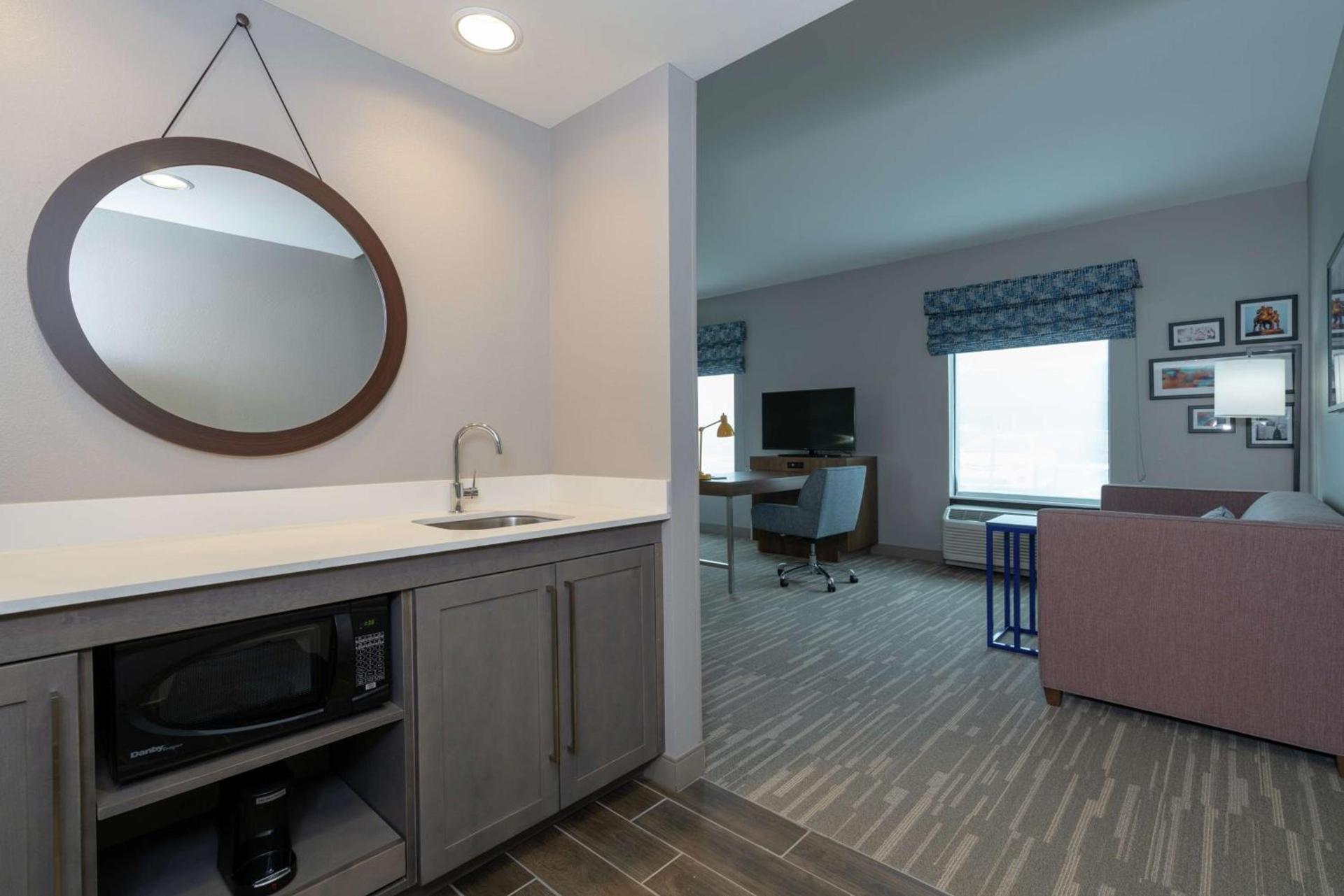 Hampton Inn & Suites Glenarden/Washington DC photo 18