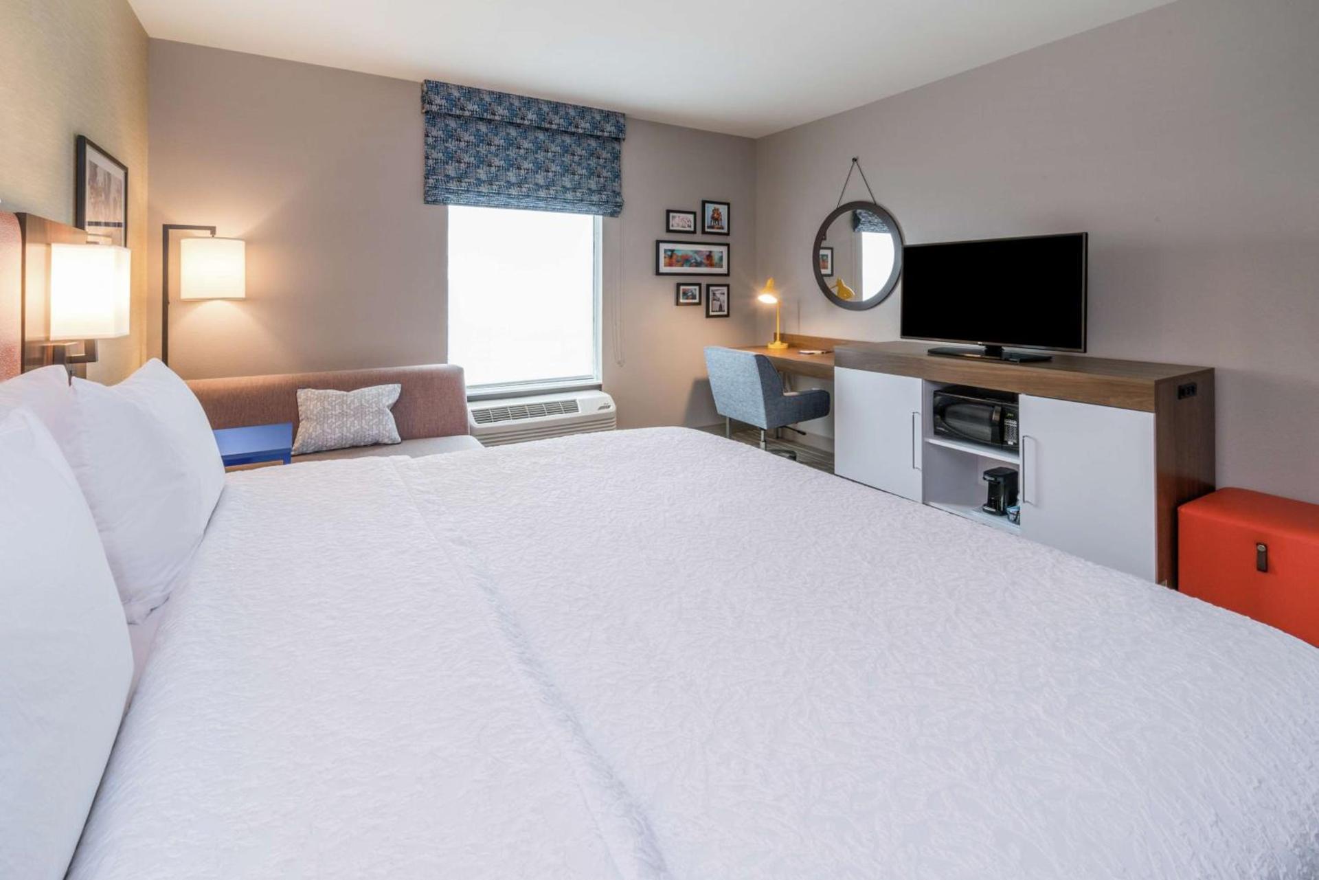 Hampton Inn & Suites Glenarden/Washington DC photo 19