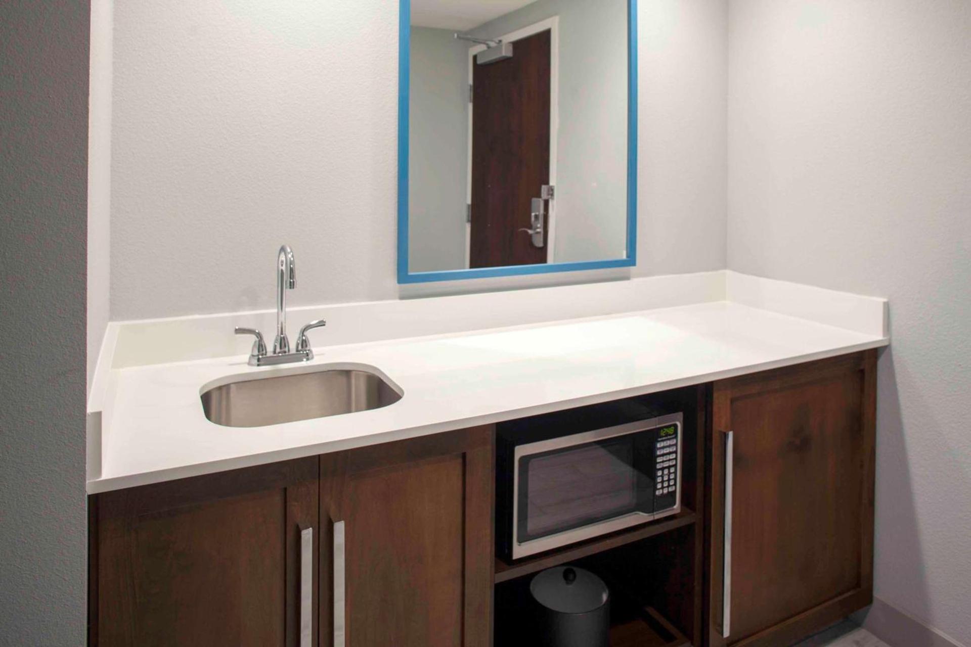Hampton Inn Suites Flagstaff East photo 21