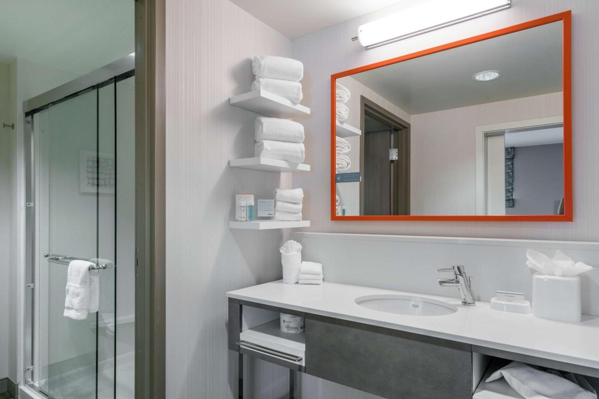 Hampton Inn & Suites Glenarden/Washington DC photo 26
