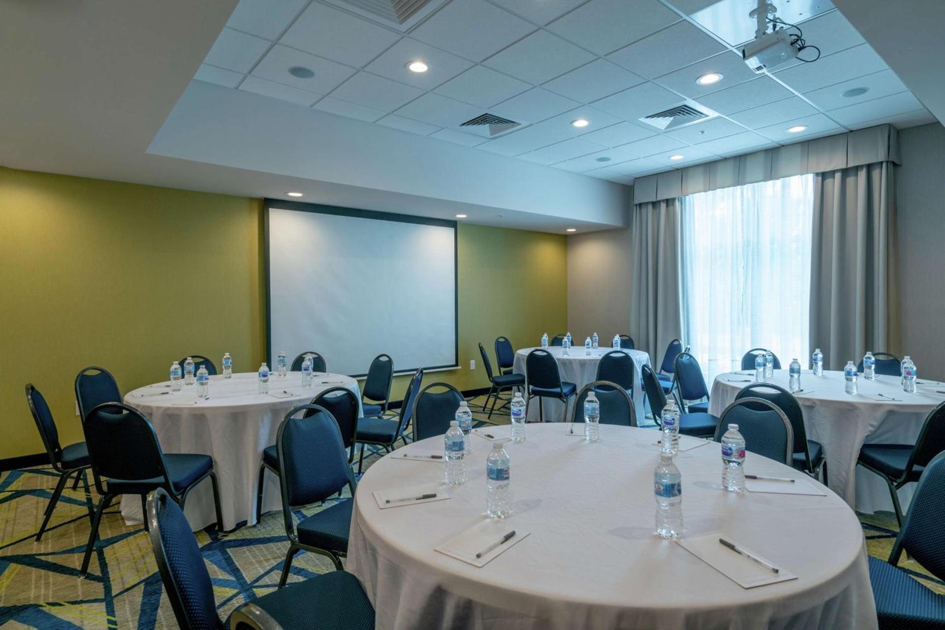 Hampton Inn & Suites Glenarden/Washington DC photo 27