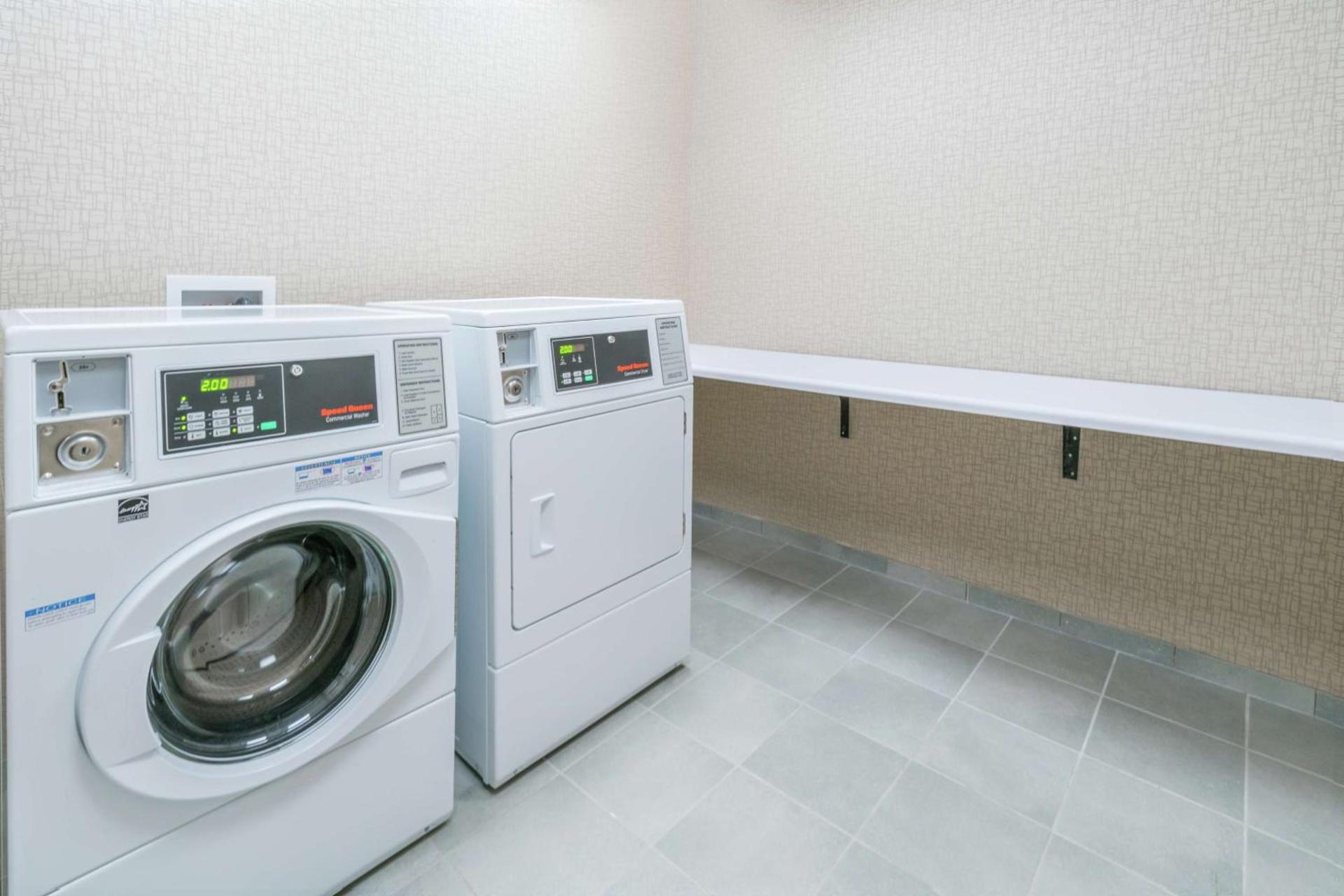 Hampton Inn & Suites Glenarden/Washington DC photo 29