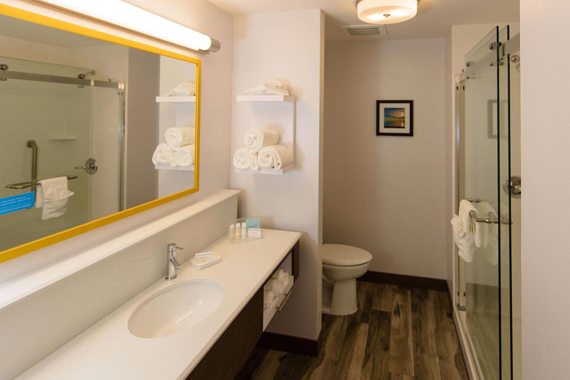 Hampton Inn Superior Duluth, Wi photo 13