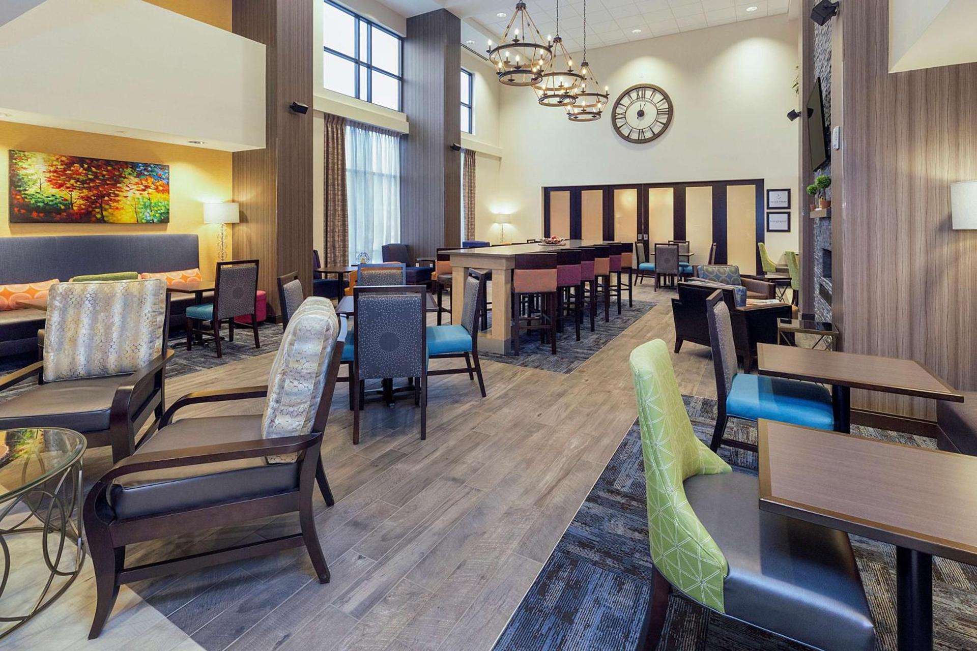 Hampton Inn & Suites Morgantown / University Town Centre photo 5