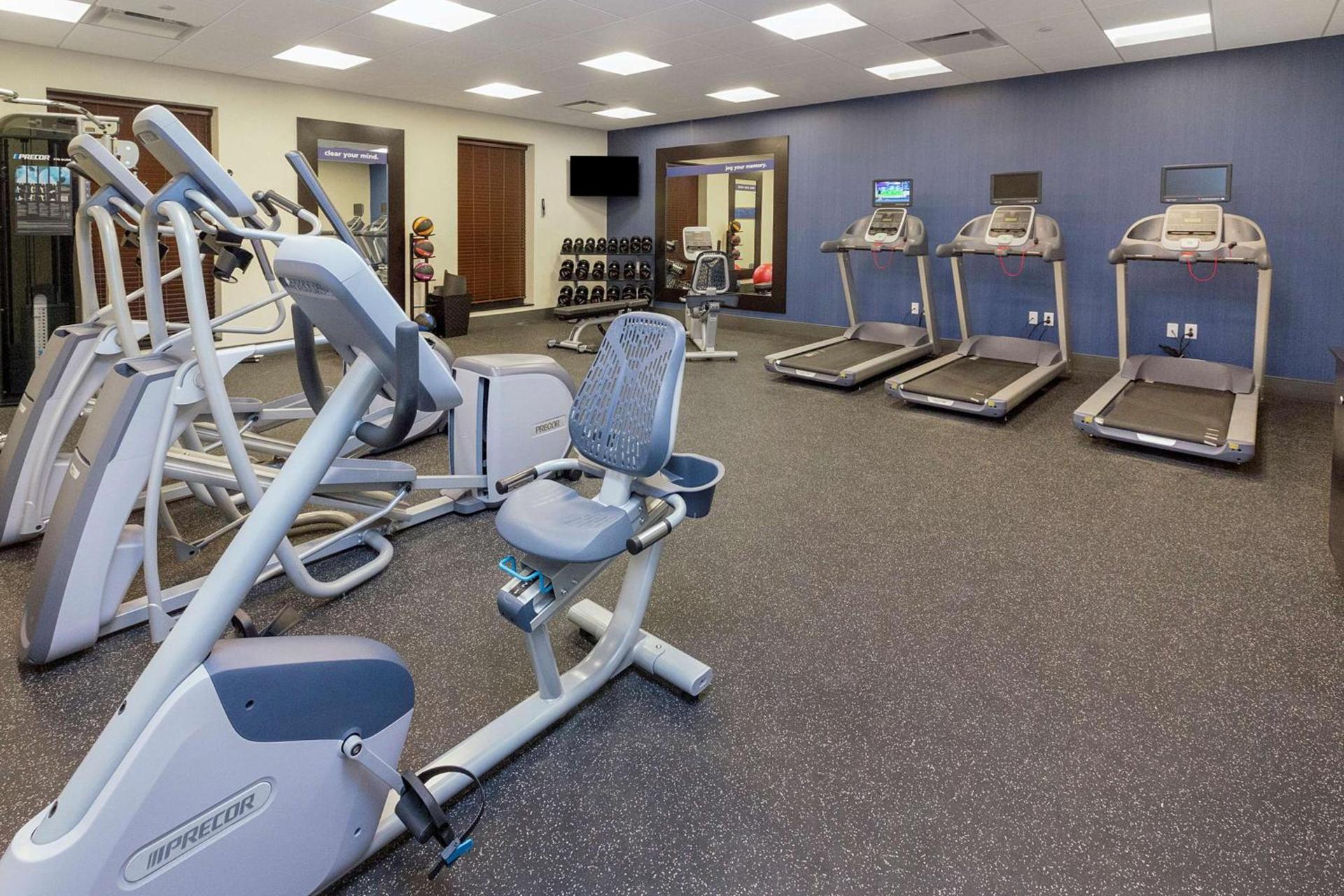 Hampton Inn & Suites Morgantown / University Town Centre photo 16