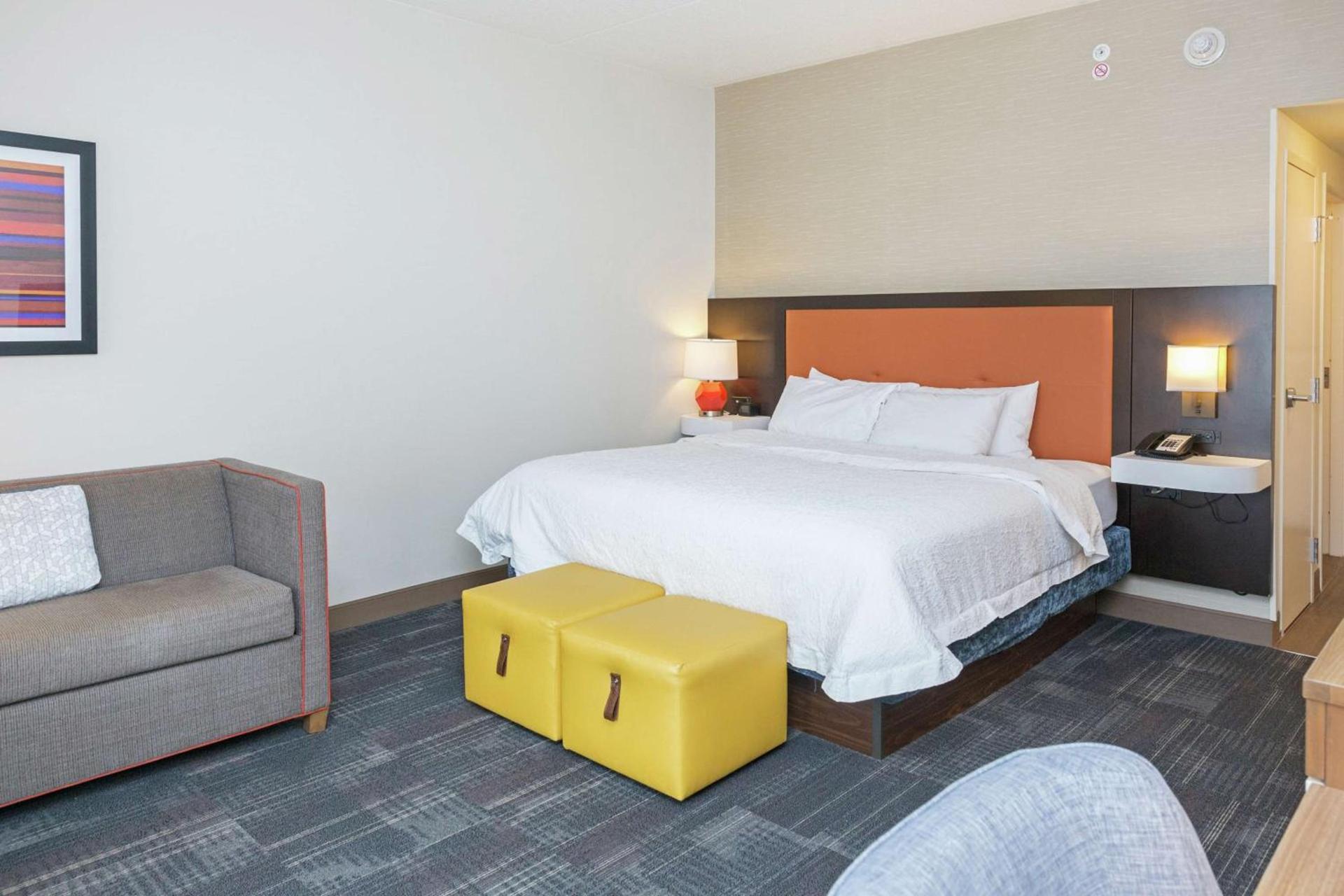Hampton Inn & Suites Morgantown / University Town Centre photo 18
