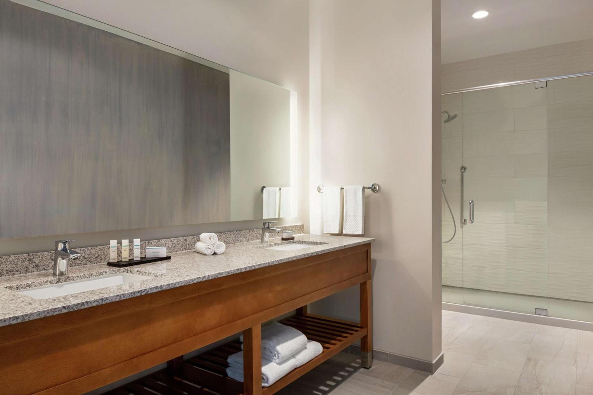 Embassy Suites By Hilton Sarasota photo 18