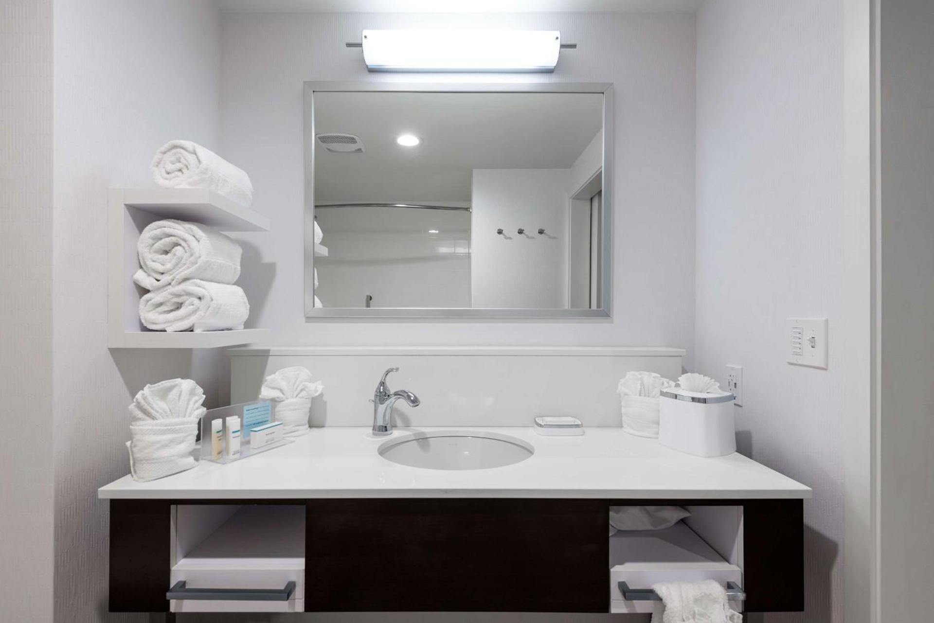 Hampton Inn & Suites West Melbourne-Palm Bay Road photo 12
