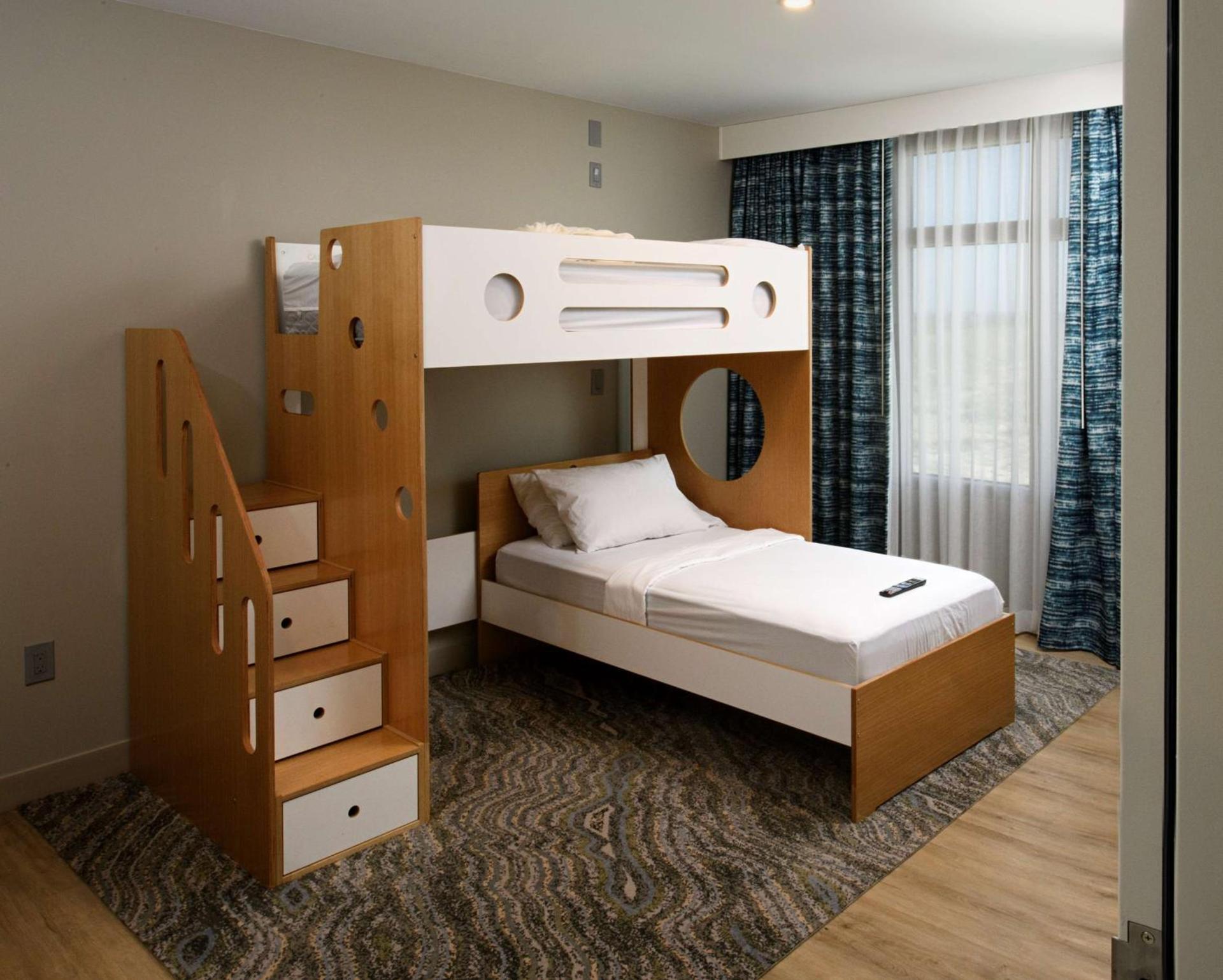 Embassy Suites St Augustine Beach Oceanfront Resort photo 35
