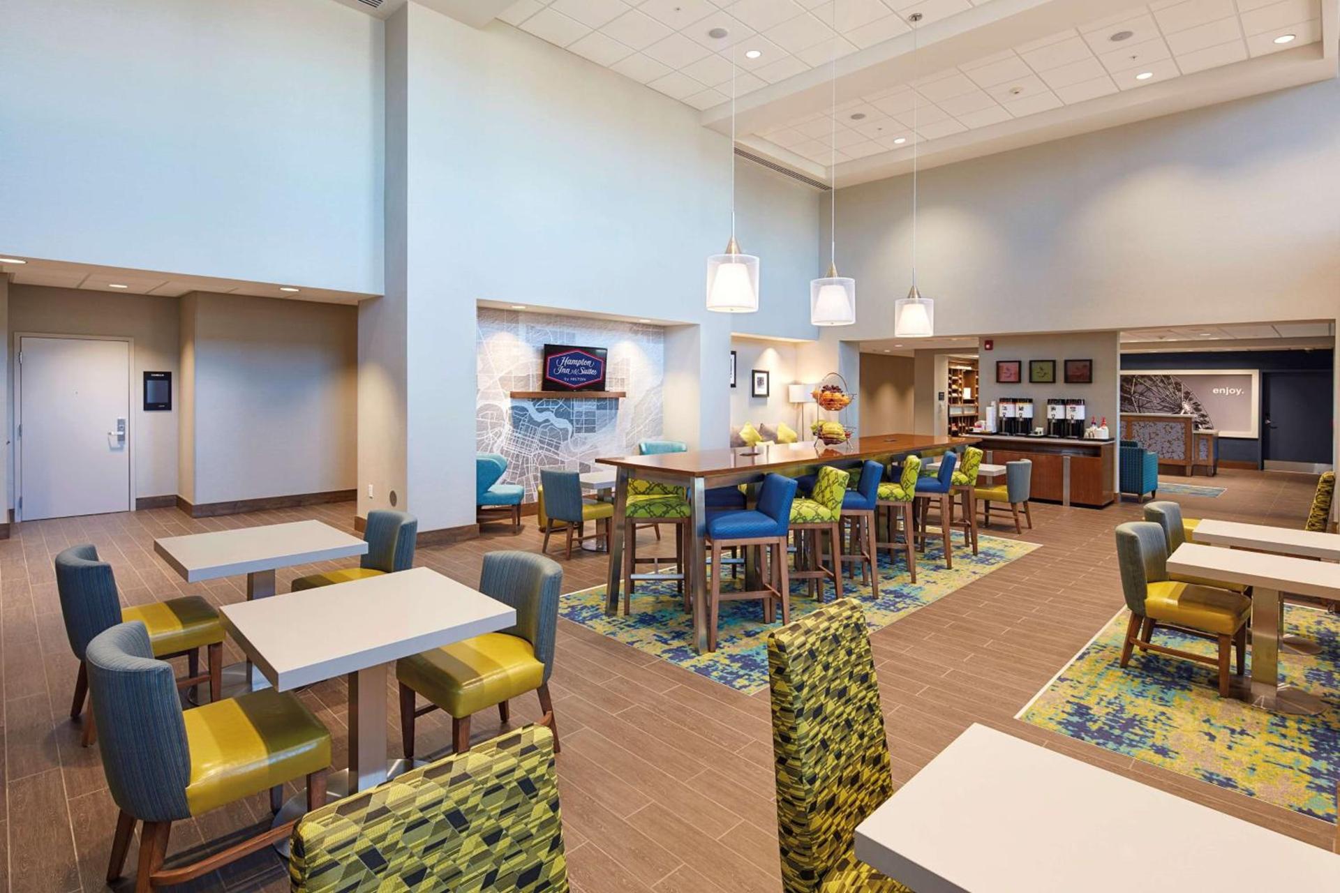 Hampton Inn & Suites Sacramento at CSUS photo 11