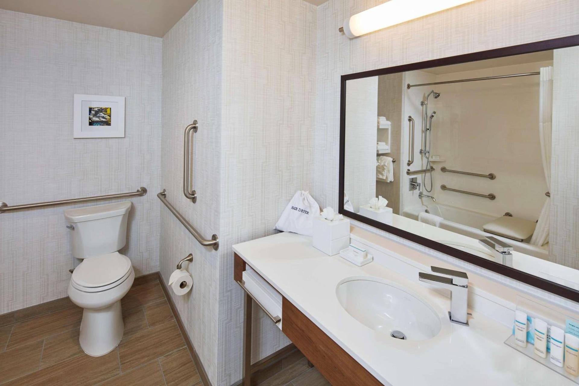 Hampton Inn & Suites Sacramento at CSUS photo 28
