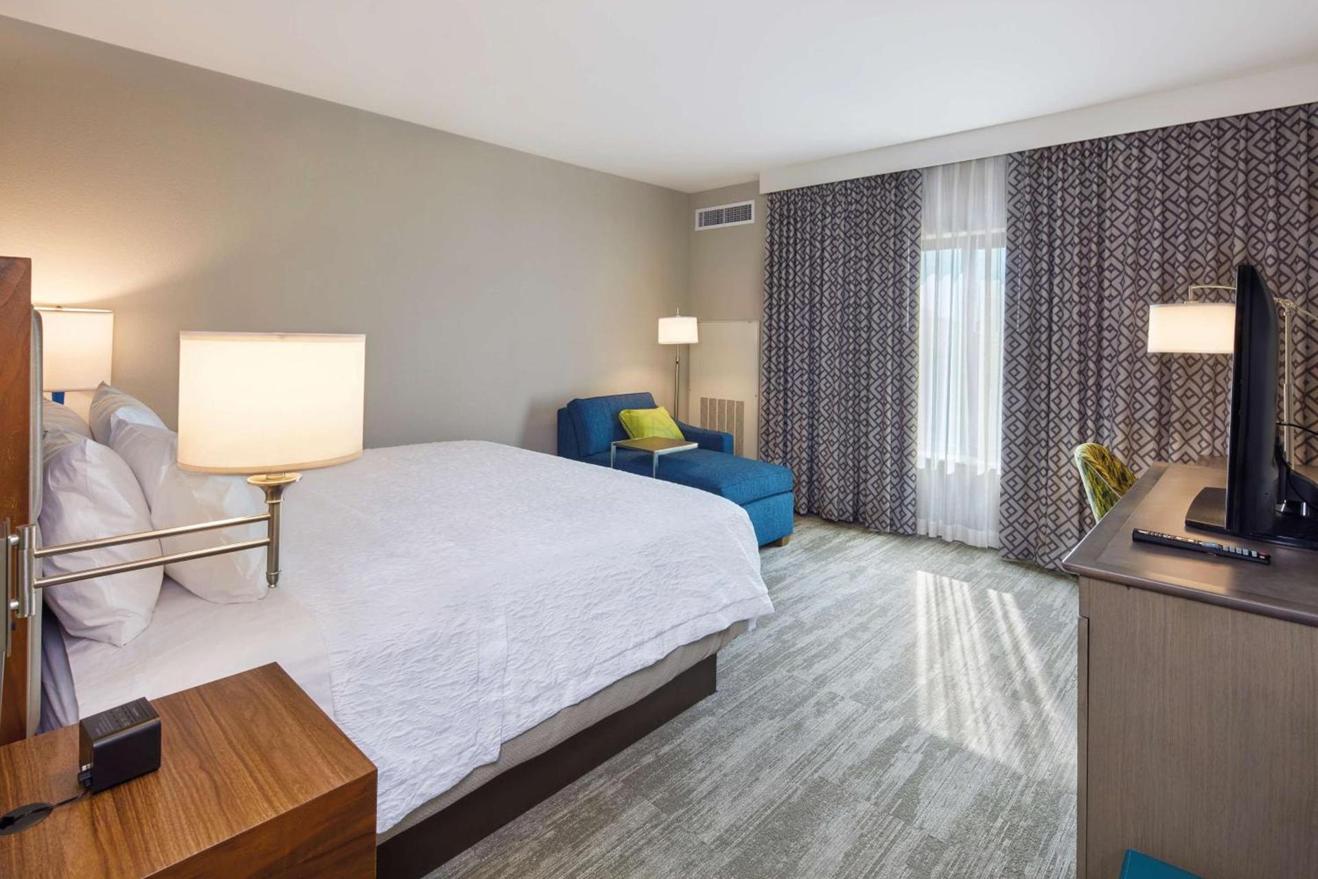 Hampton Inn & Suites Sacramento at CSUS photo 40