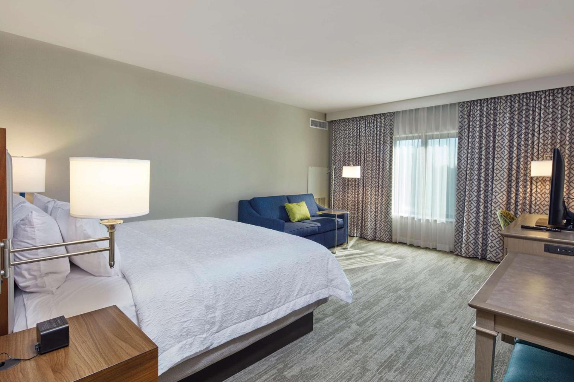 Hampton Inn & Suites Sacramento at CSUS photo 43