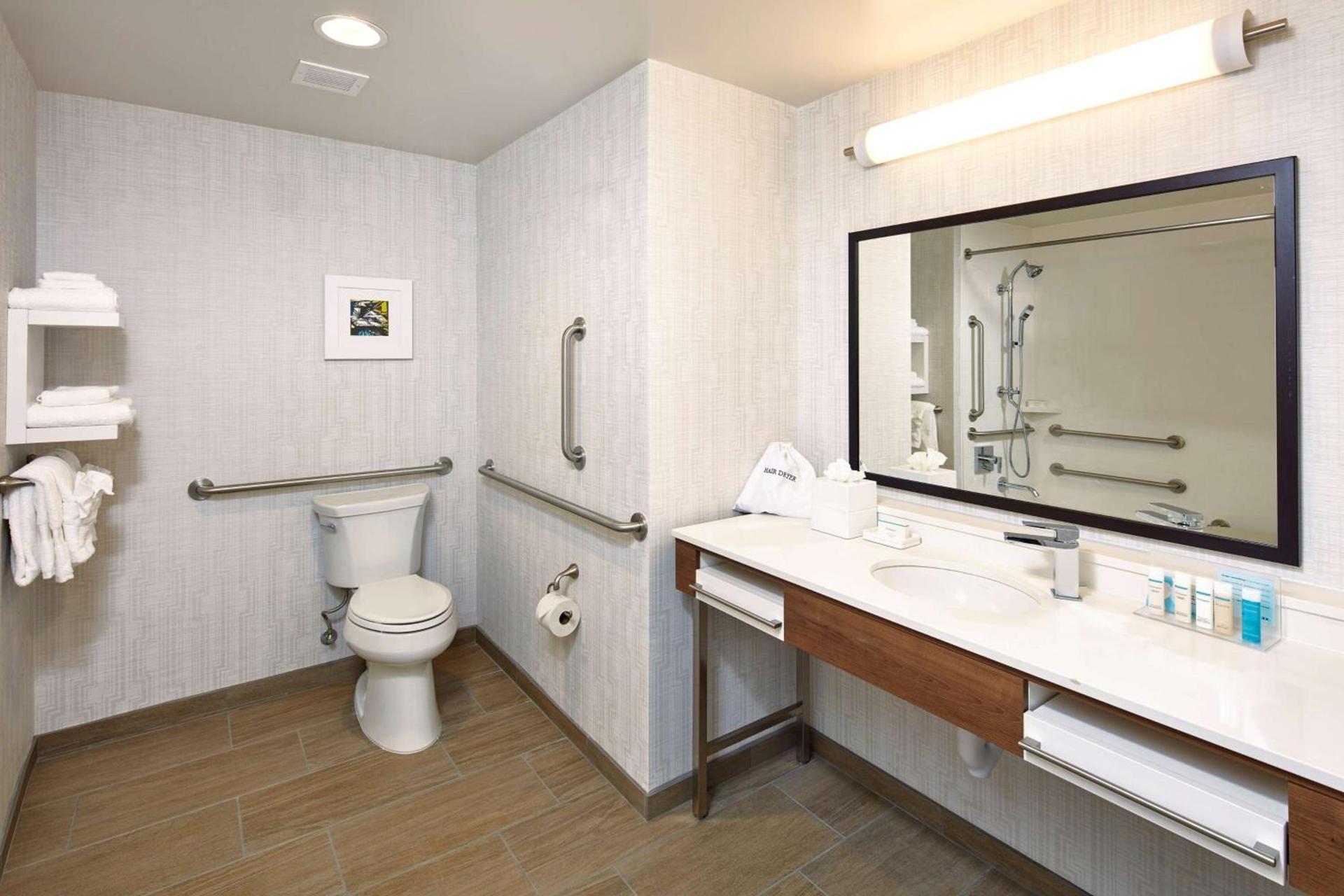 Hampton Inn & Suites Sacramento at CSUS photo 47