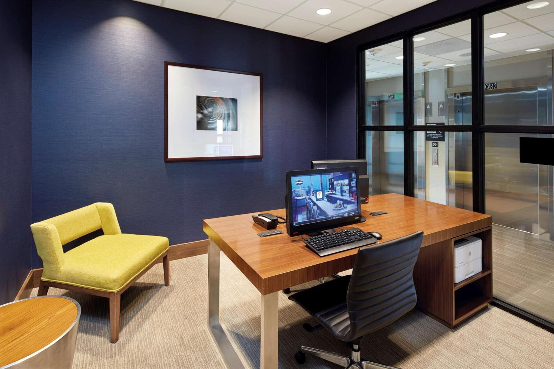 Hampton Inn & Suites Sacramento at CSUS photo 63
