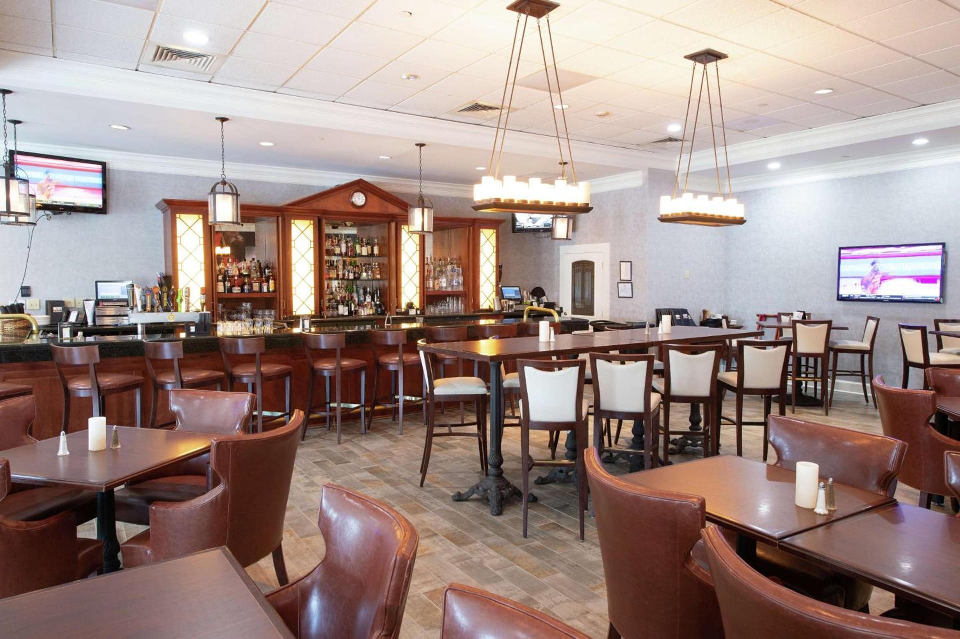 Virginia Crossings Hotel, Tapestry Collection by Hilton photo 10