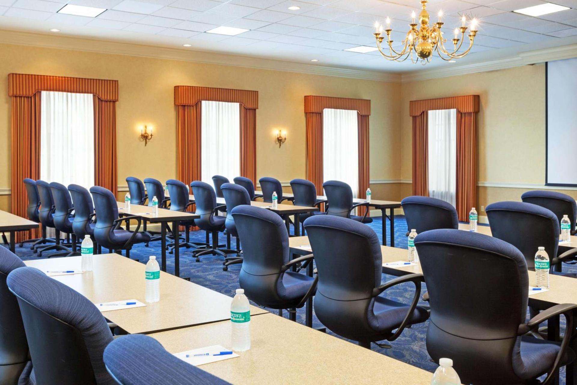 Virginia Crossings Hotel, Tapestry Collection by Hilton photo 12