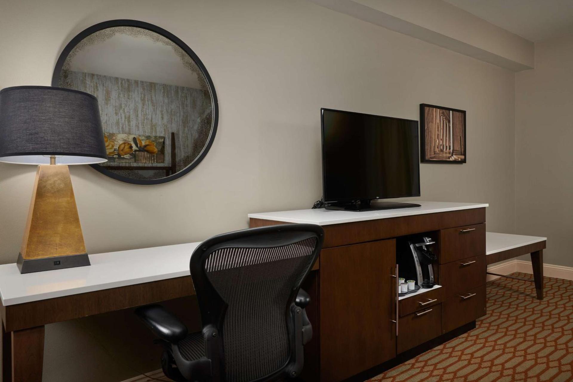 Virginia Crossings Hotel, Tapestry Collection by Hilton photo 15