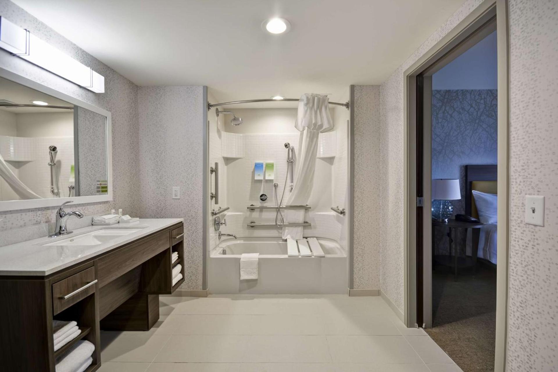 Home2 Suites By Hilton Columbus Airport East Broad photo 24