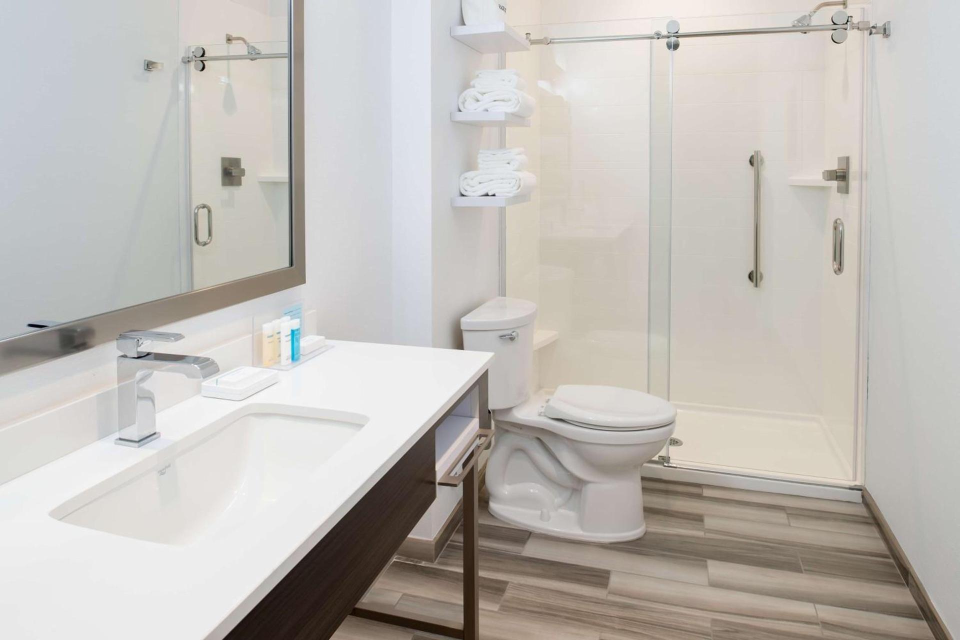 Hampton Inn Petaluma, Ca photo 14