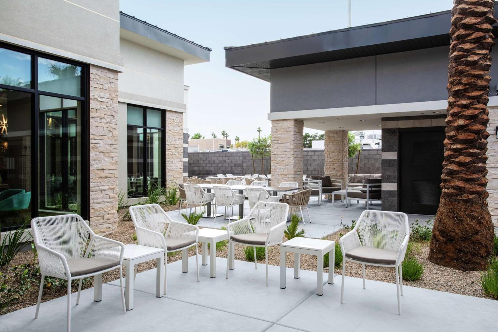 Hilton Garden Inn Las Vegas City Center photo 2