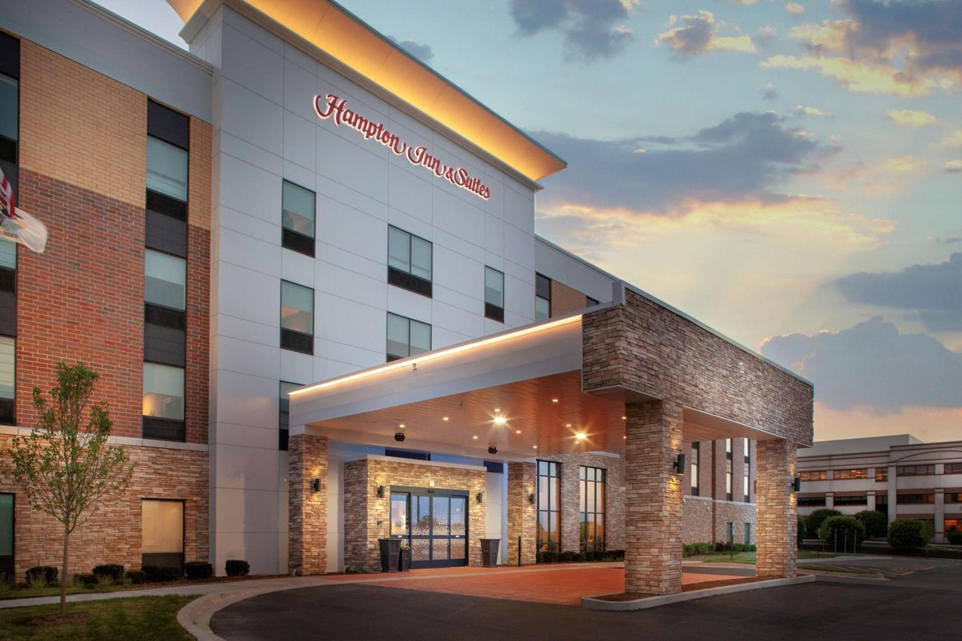 Hampton Inn & Suites Chicago-Burr Ridge photo 2
