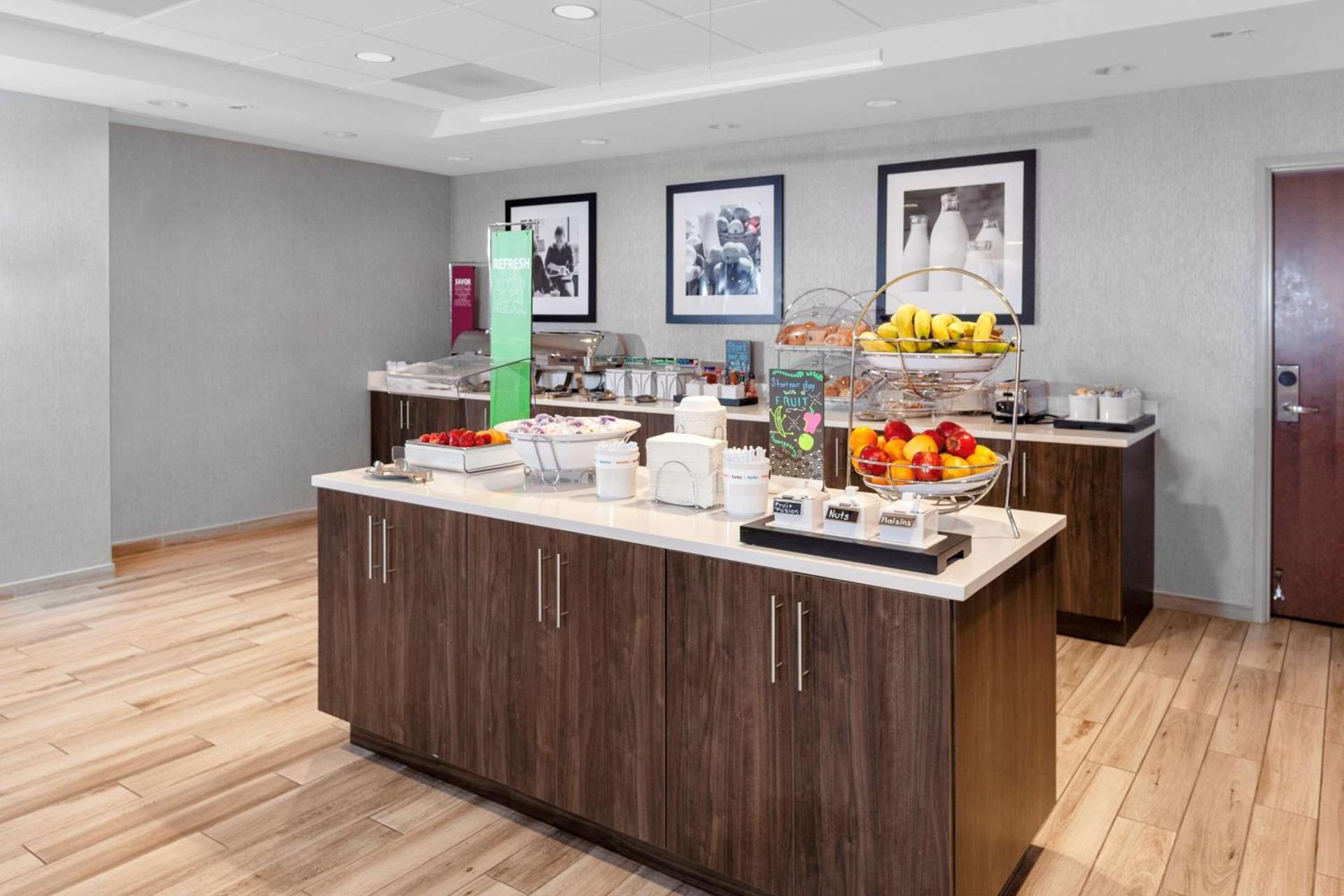 Hampton Inn & Suites Chicago-Burr Ridge photo 10