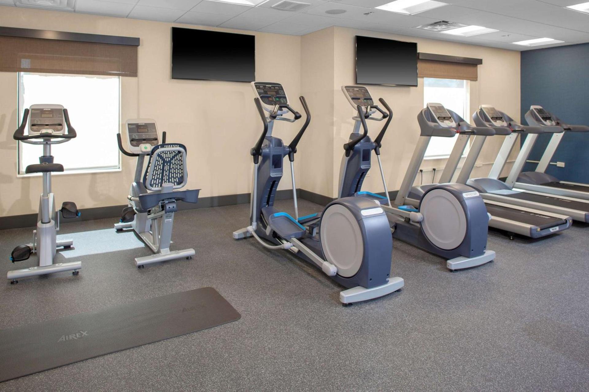 Hampton Inn & Suites Chicago-Burr Ridge photo 12