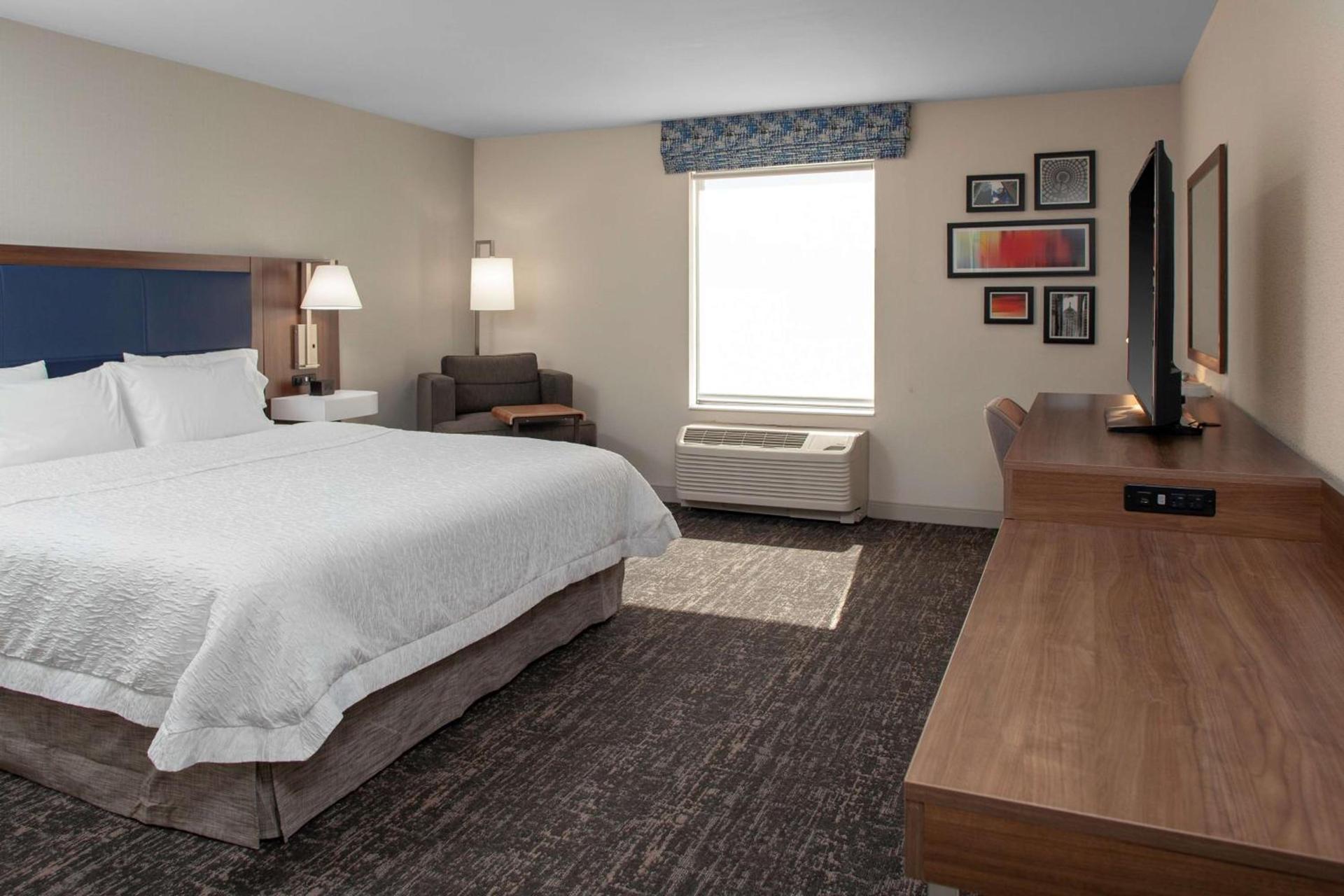 Hampton Inn & Suites Chicago-Burr Ridge photo 23