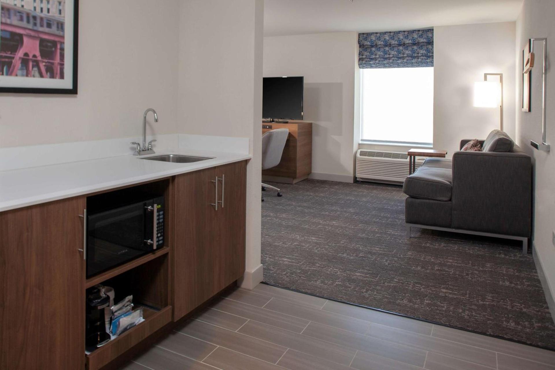 Hampton Inn & Suites Chicago-Burr Ridge photo 29