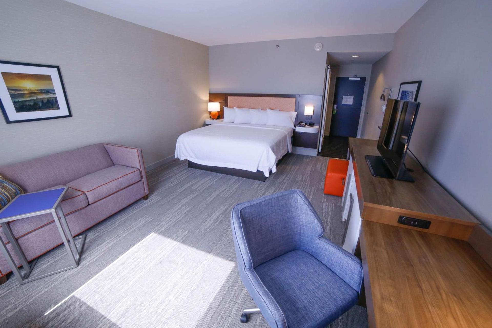 Hampton Inn & Suites Forest City photo 15