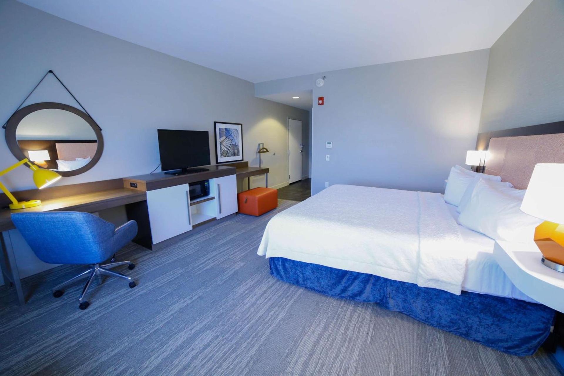 Hampton Inn & Suites Forest City photo 25
