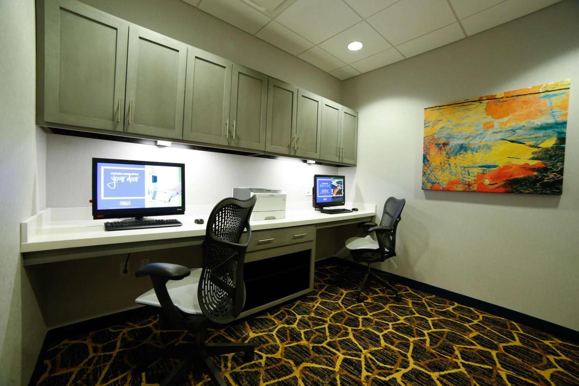 Hampton Inn & Suites Forest City photo 35