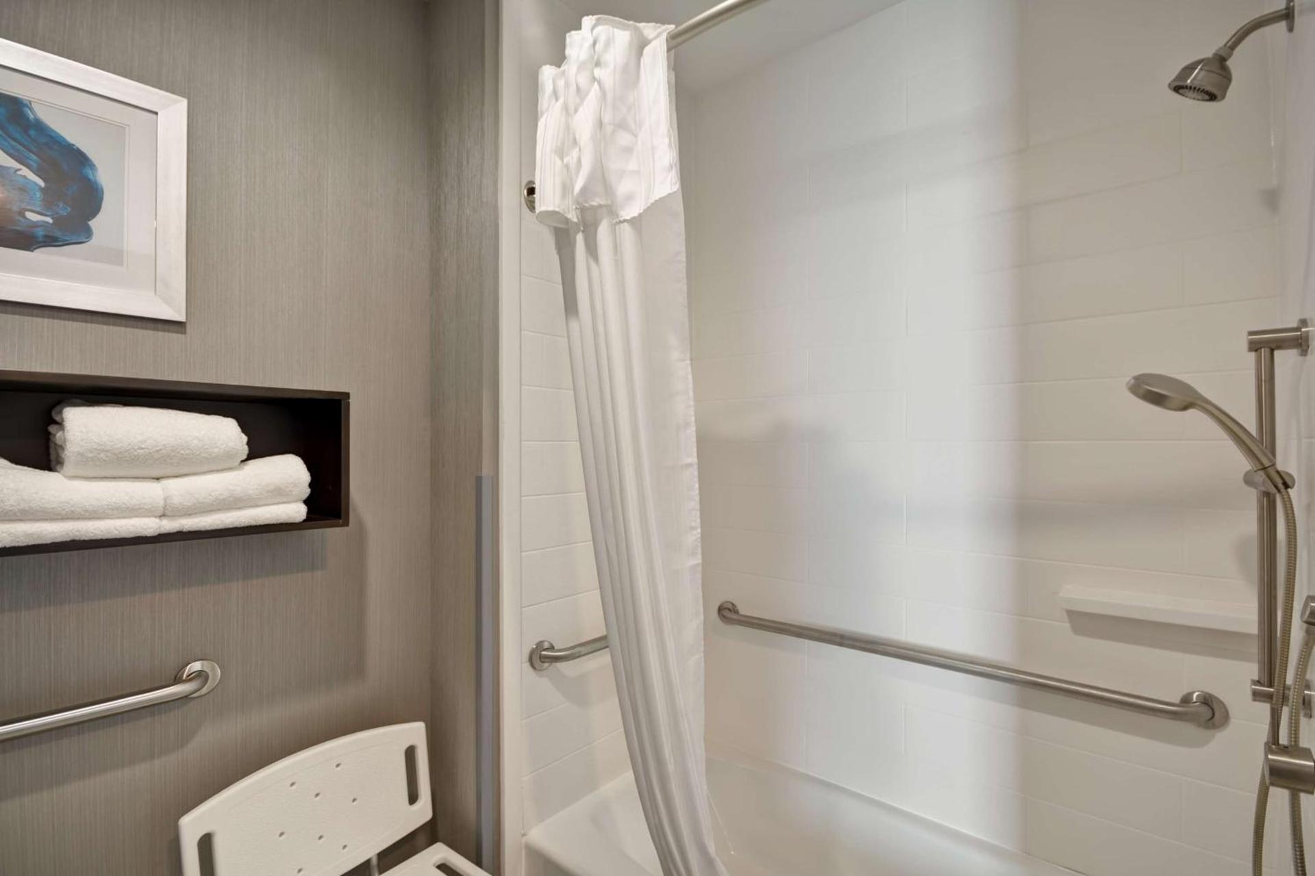 Homewood Suites by Hilton Conroe photo 15