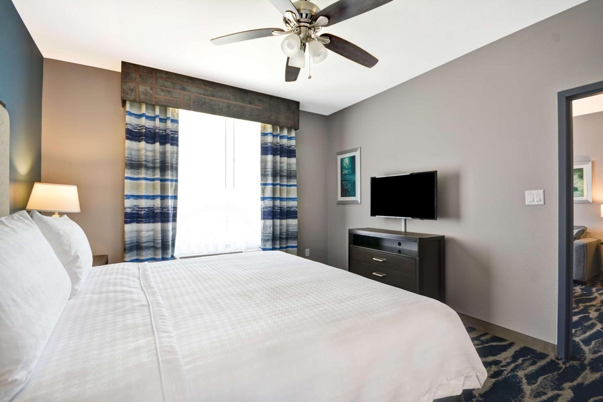 Homewood Suites by Hilton Conroe photo 42