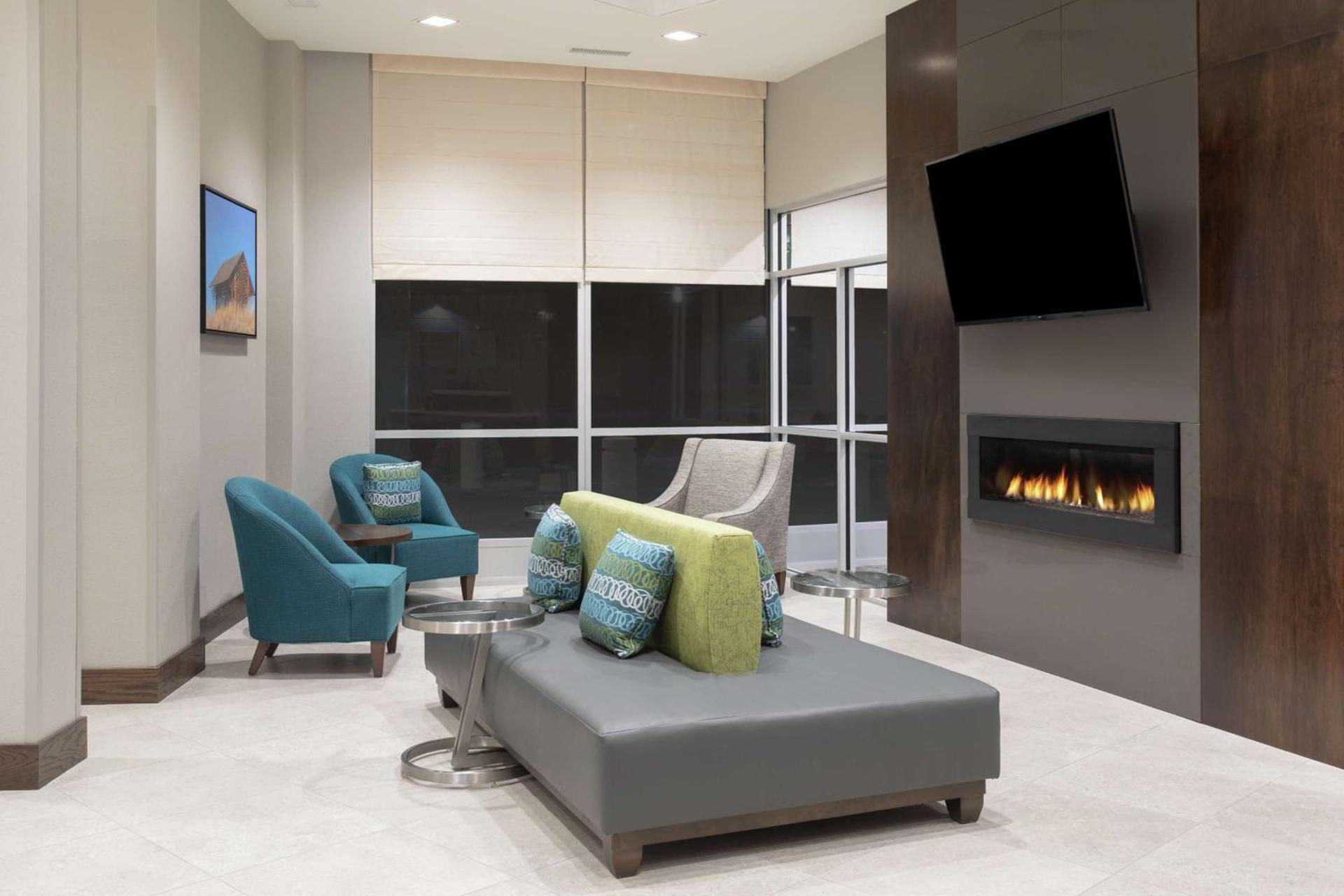Hilton Garden Inn Omaha Aksarben Village photo 5