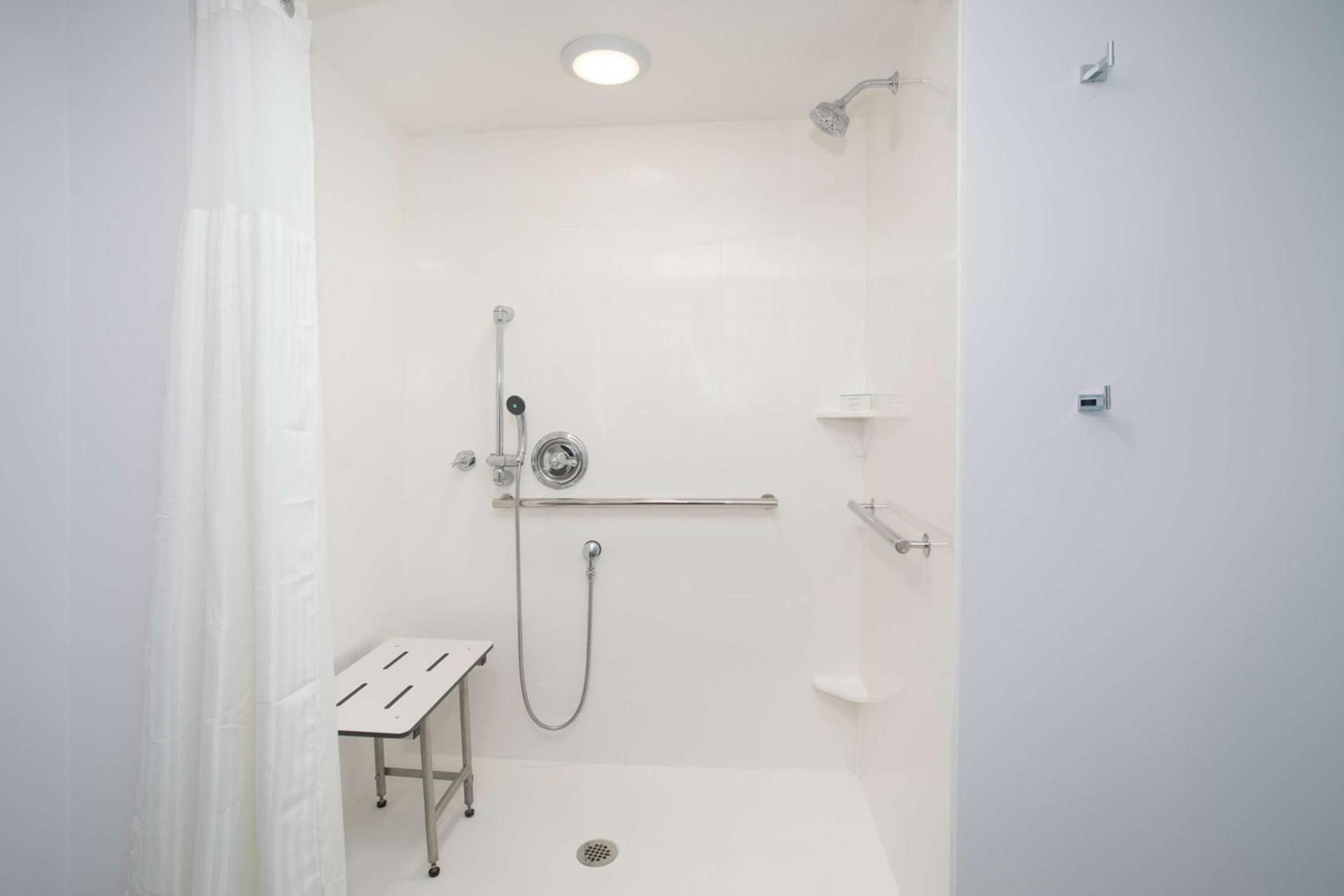Hilton Garden Inn Omaha Aksarben Village photo 32