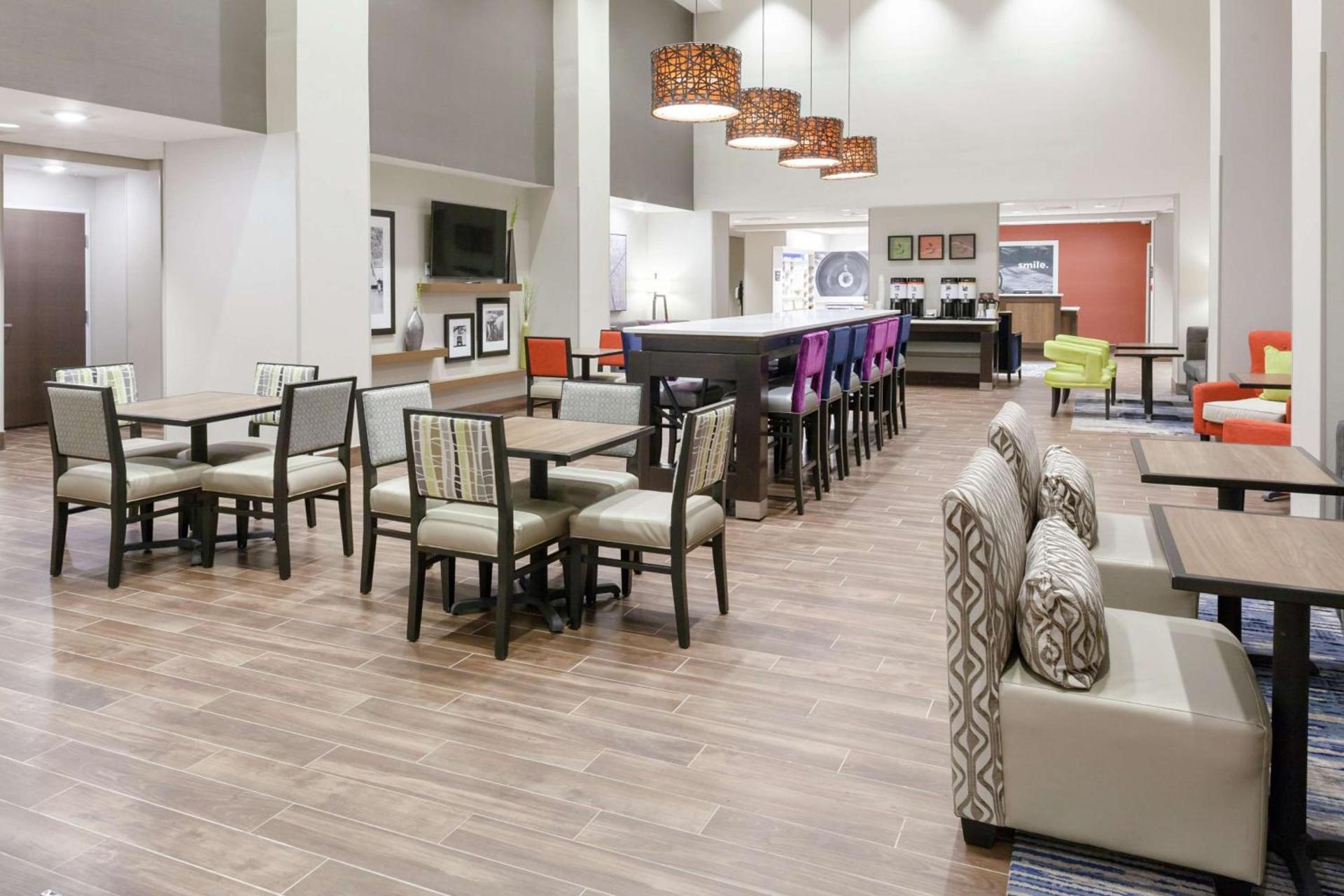 Hampton Inn & Suites Overland Park South photo 5