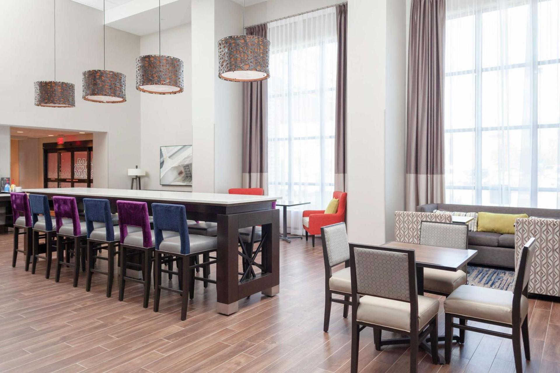 Hampton Inn & Suites Overland Park South photo 6