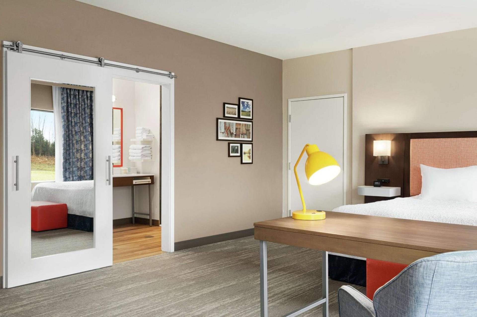 Hampton Inn & Suites Overland Park South photo 15