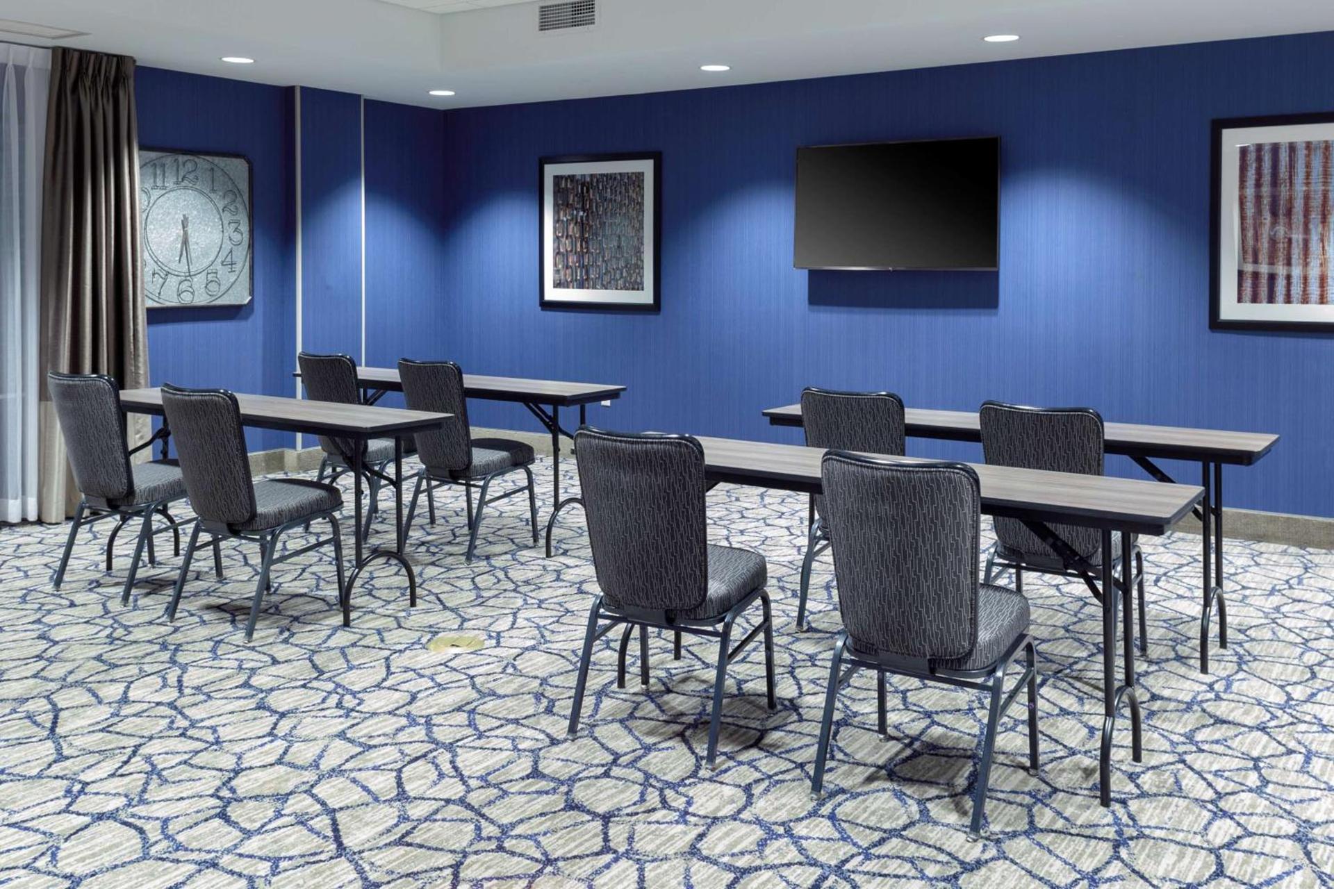 Hampton Inn & Suites Overland Park South photo 24