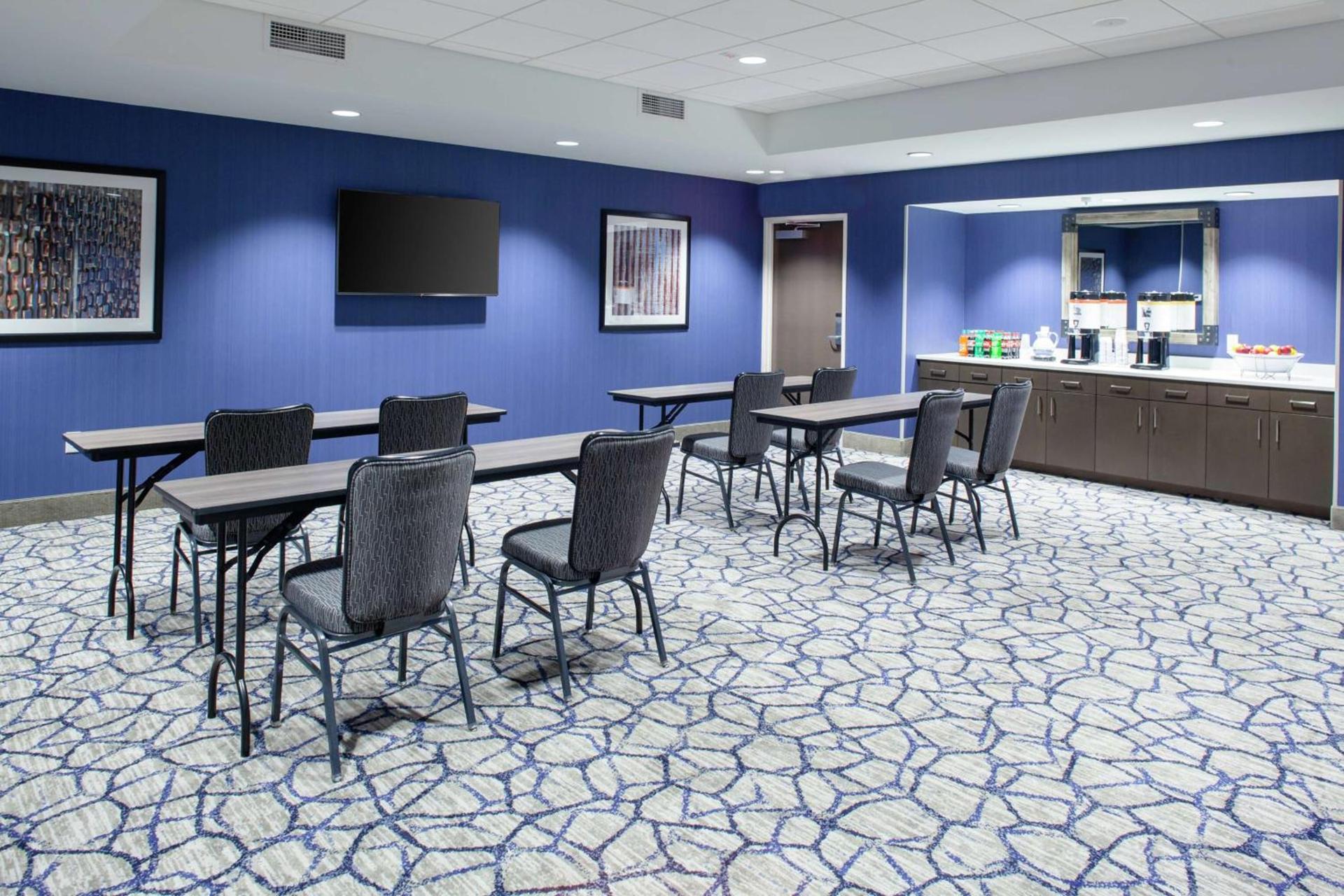 Hampton Inn & Suites Overland Park South photo 25