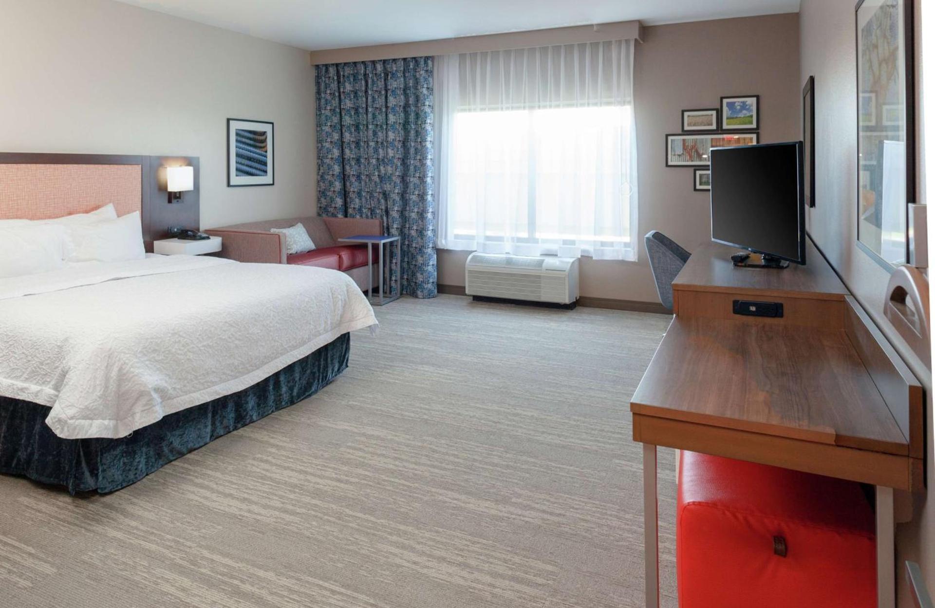 Hampton Inn & Suites Overland Park South photo 27