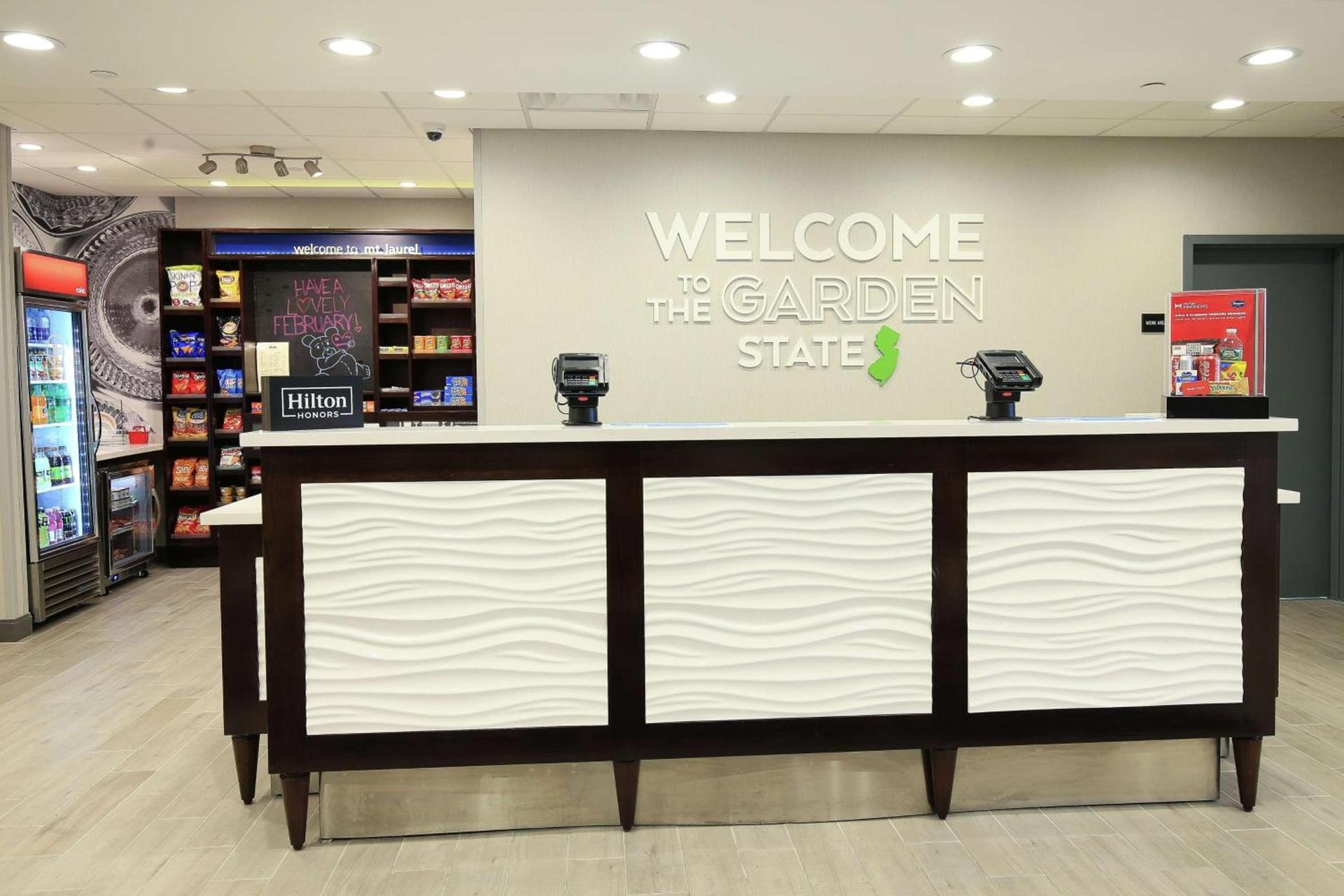 Hampton Inn & Suites Mount Laurel/Moorestown photo 3